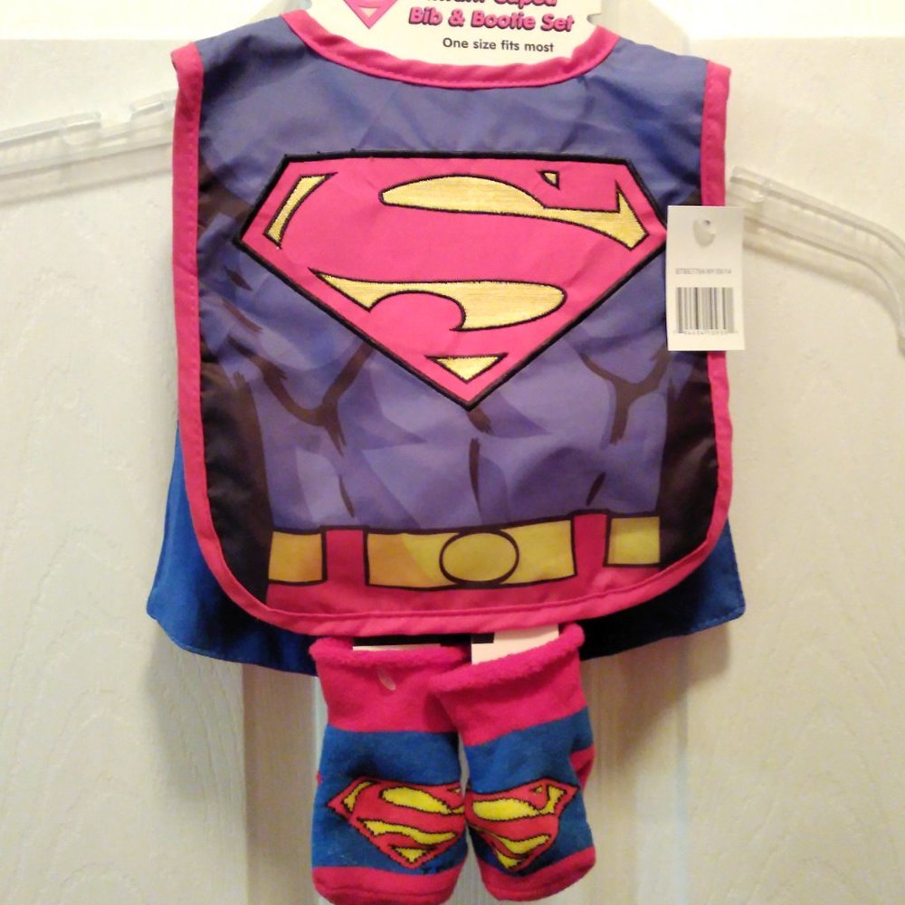Infant Daily Planet / DC Comics - Superman Baby Bib Set w/Cape & Booty Socks